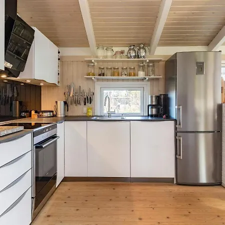 6 Person Holiday In